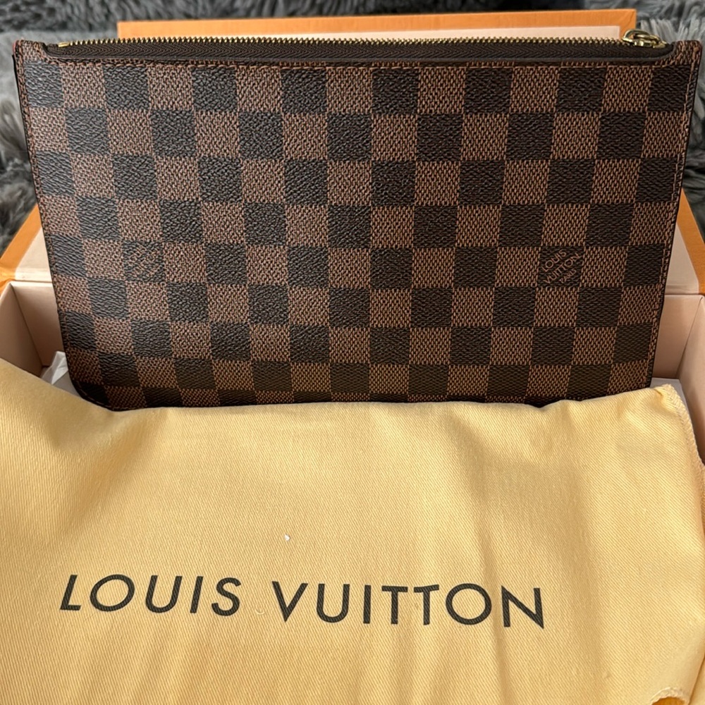 Louis Vuitton - pouchetre for the NEVER FULL tote